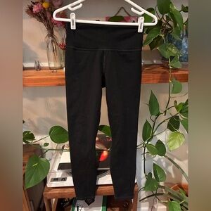 Woman’s Fabletics leggings